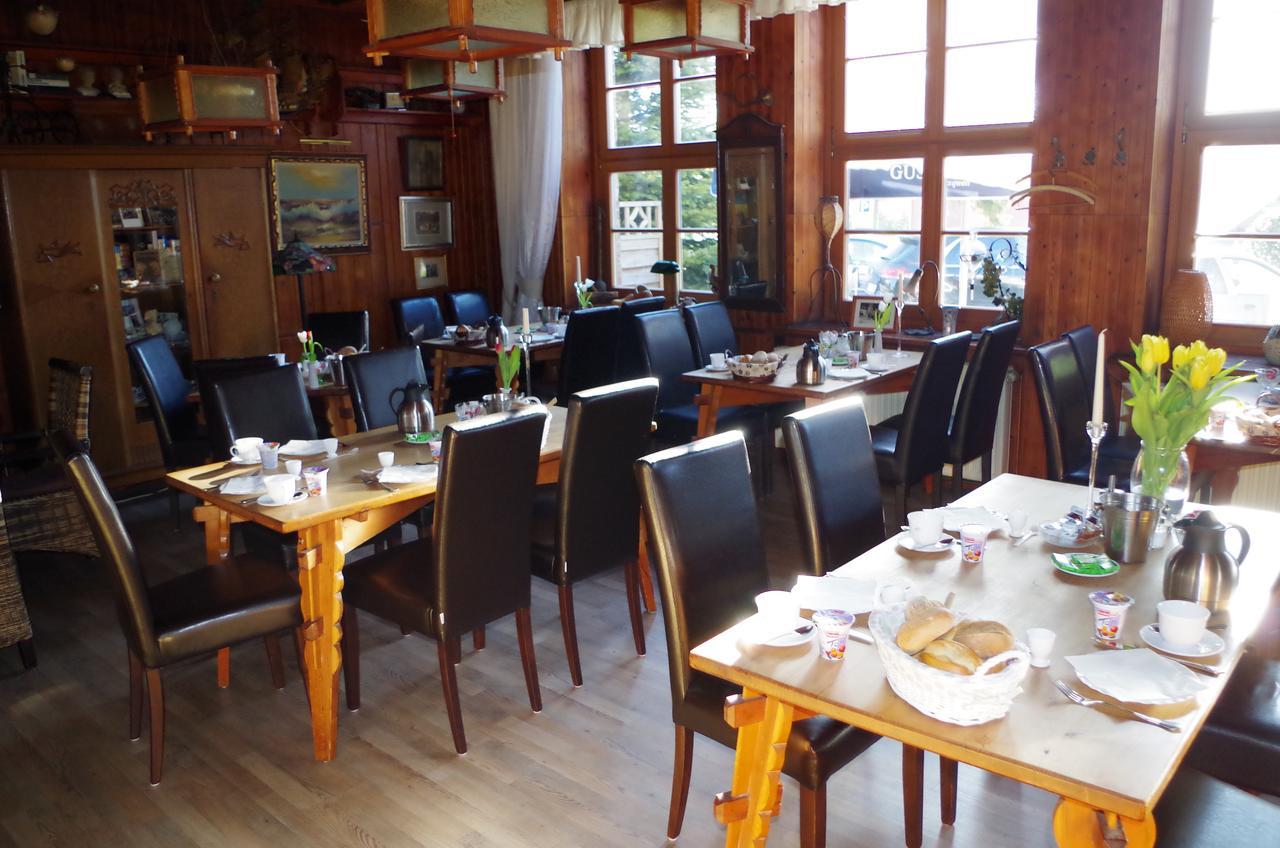 Pension & Restaurant "Alte Schule" Kluis Kültér fotó